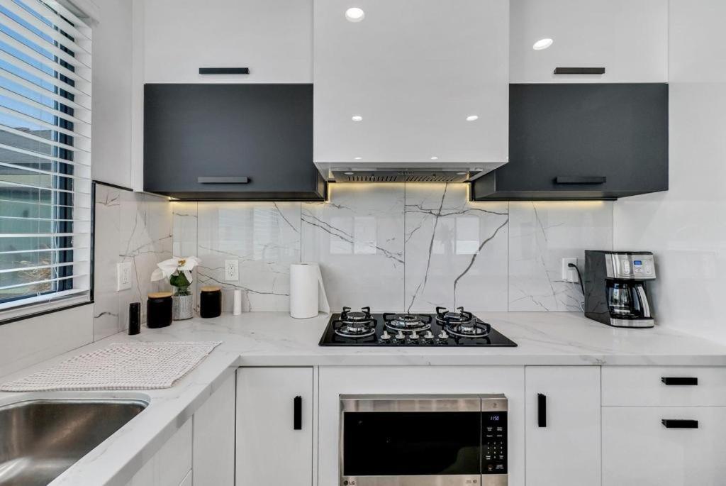 Luxury 2 Bedroom Villa Huntington Beach Exterior photo