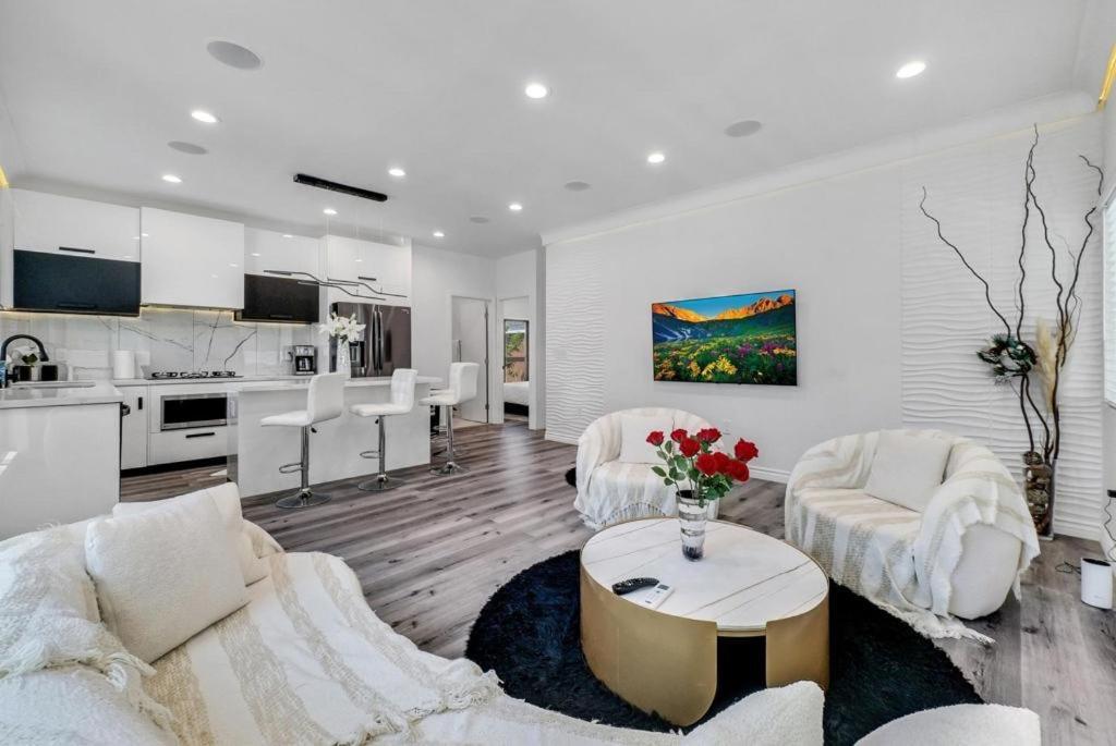 Luxury 2 Bedroom Villa Huntington Beach Exterior photo