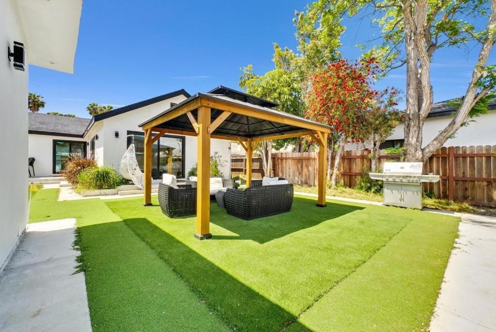 Luxury 2 Bedroom Villa Huntington Beach Exterior photo