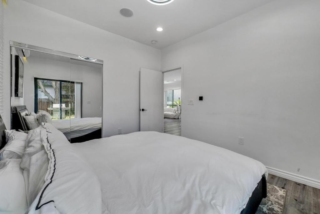 Luxury 2 Bedroom Villa Huntington Beach Exterior photo